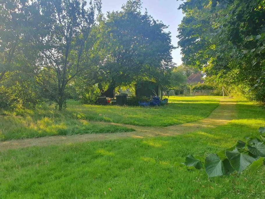 Nature Charm & Fruit Delights, Multi-Generation Celebratory Home -Try, Relax, Repeat - Sellindge Ashford  Extérieur photo