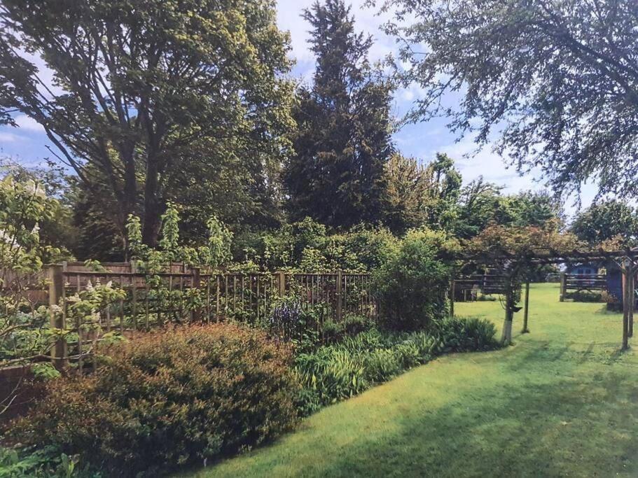 Nature Charm & Fruit Delights, Multi-Generation Celebratory Home -Try, Relax, Repeat - Sellindge Ashford  Extérieur photo